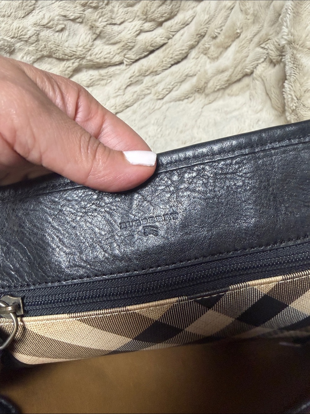 Burberry Classic Plaid Tote Bag in Beige with Black Trim - Picture 6 of 10